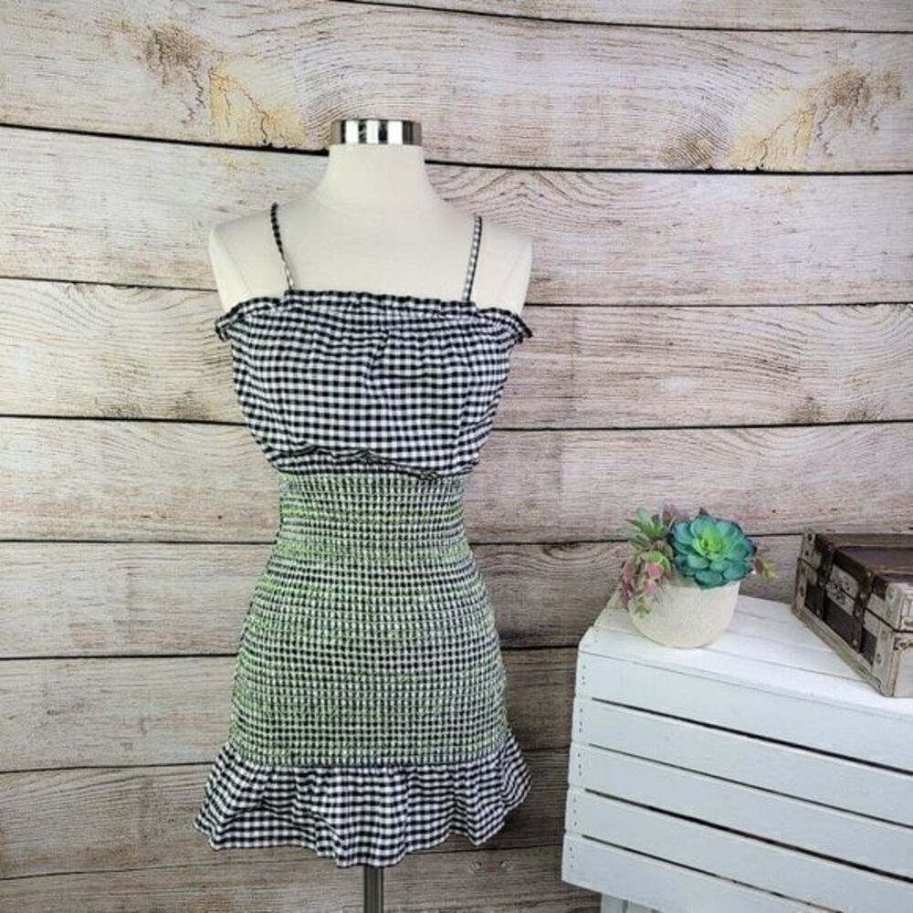 5/$25 Urban Outfitters Women's Black Checked Smocked Dress Size Small